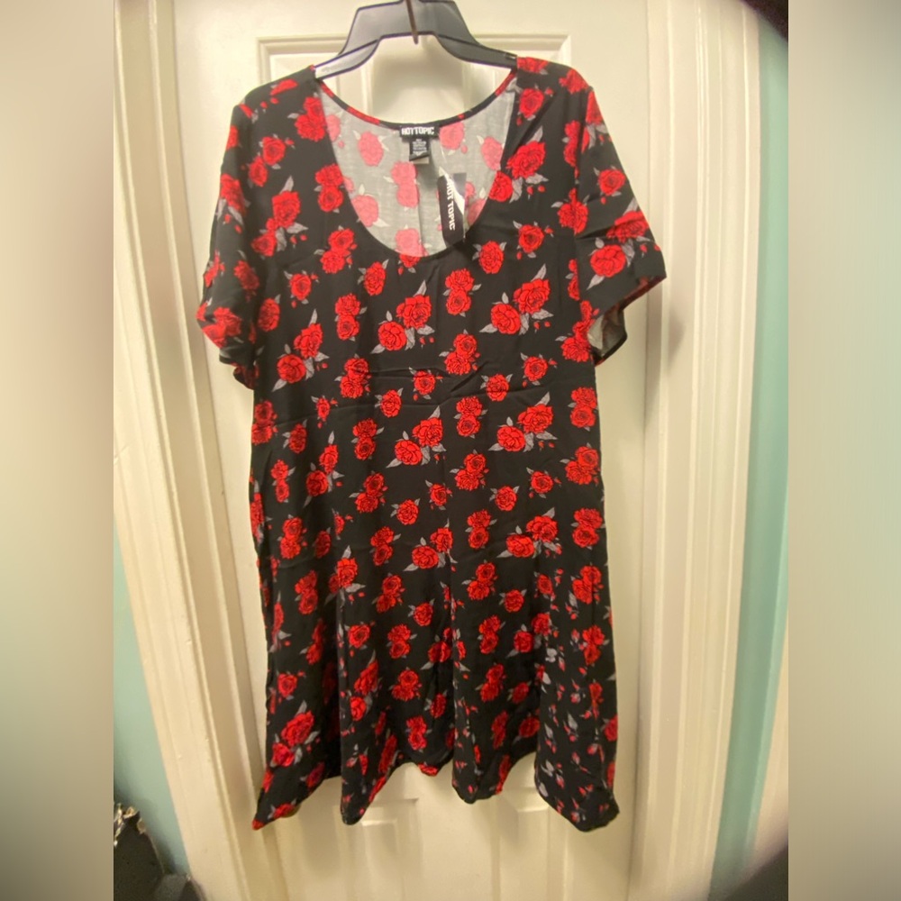 NWT Goth Roses Print Midi Dress